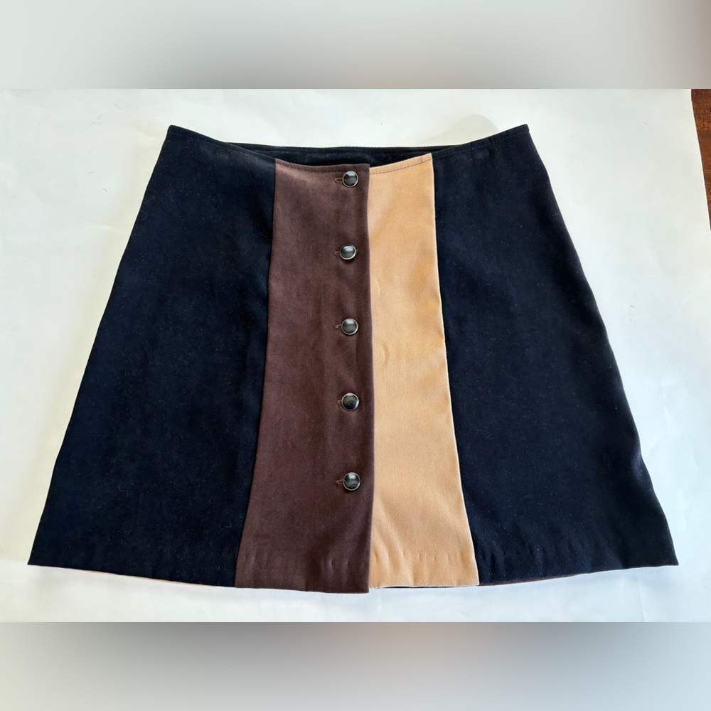 XOXO Skirt - Women’s Tan/Brown/Black Colorblock, Mini. Size 7